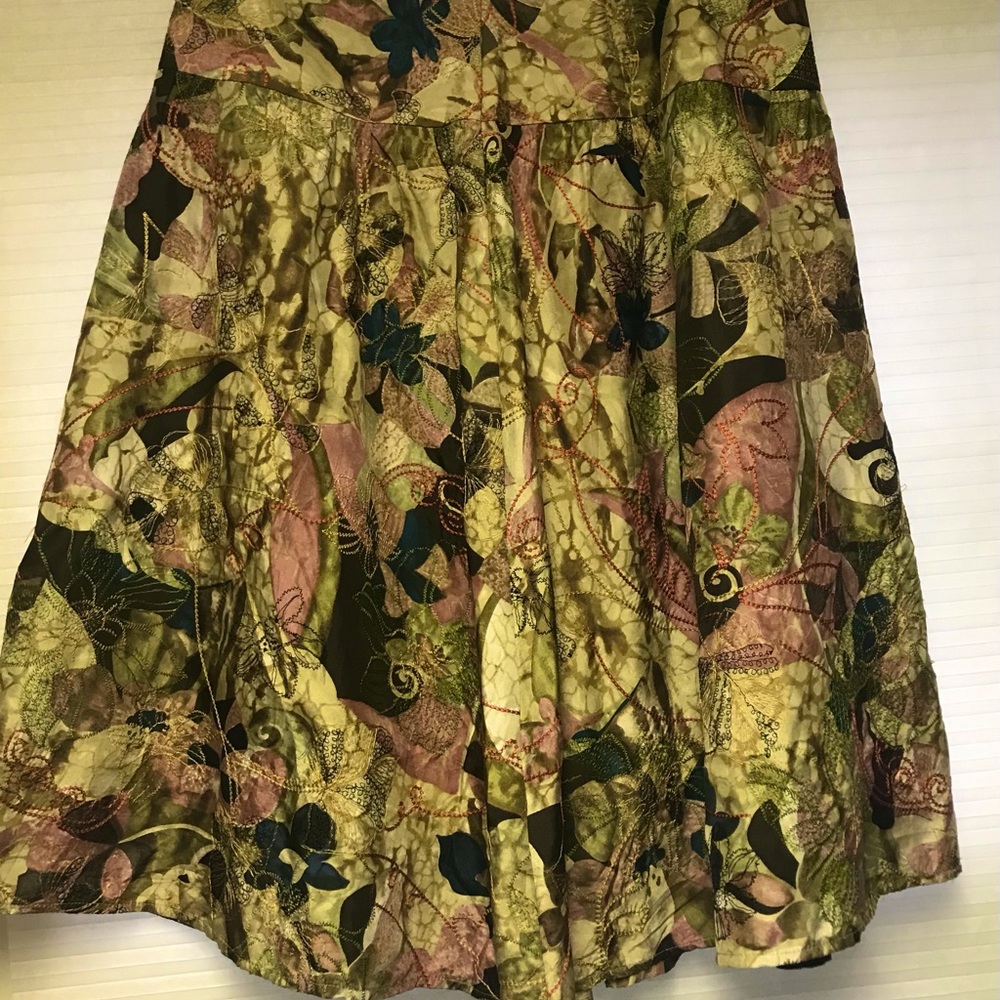 Chico’s Embroidered Silk Skirt, size Medium.